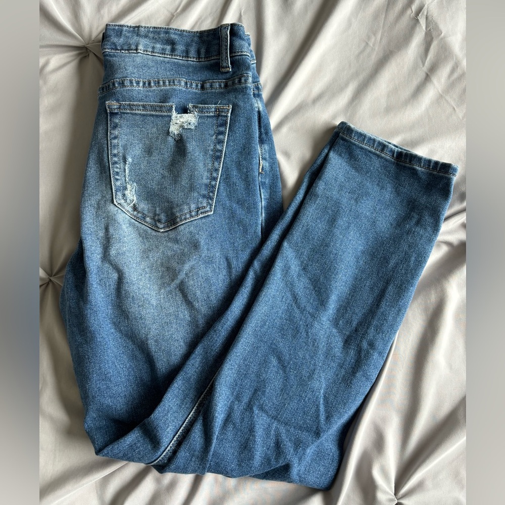 Refuge Stretch Mom Vintage High Rise Ripped / Distressed Jeans Size 7